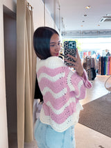 Kurze Oversized Strickjacke mit Wellenmuster Beige/Pink