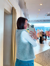 Kurze Teddy Weste mit Knopfleiste Hellgrau