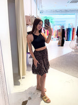 Kurzer Rock mit Rüschen und Leomuster Camel