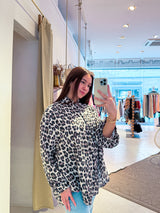 Kurze Waffle Bluse mit Leomuster Beige