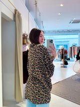 Kurze Waffle Bluse mit Leomuster Camel