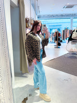 Kurze Waffle Bluse mit Leomuster Camel