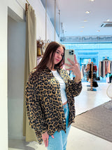 Kurze Waffle Bluse mit Leomuster Camel