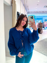 Kurze Oversized Strickjacke mit Schleifen Royalblau