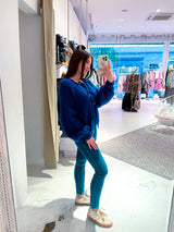 Kurze Oversized Strickjacke mit Schleifen Royalblau