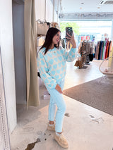 Oversized Strickpullover mit großen Herzen Hellblau