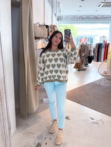 Oversized Strickpullover mit großen Herzen Olive