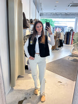 Kurze Teddy Weste mit Knopfleiste und Smiley Schwarz