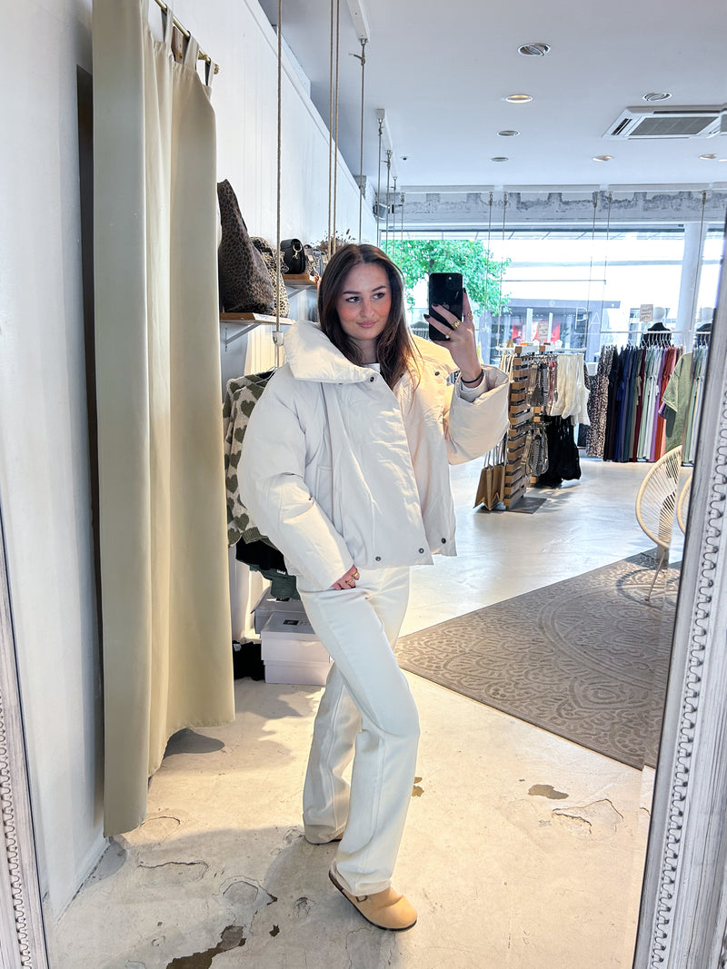 Kurze Winterjacke Beige