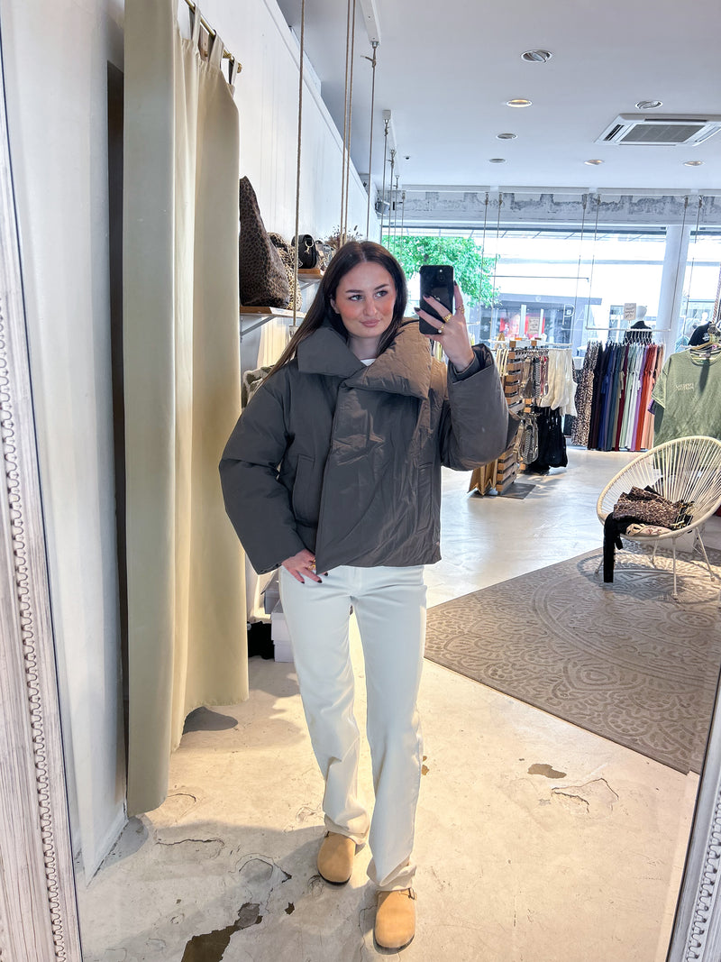 Kurze Winterjacke Braun
