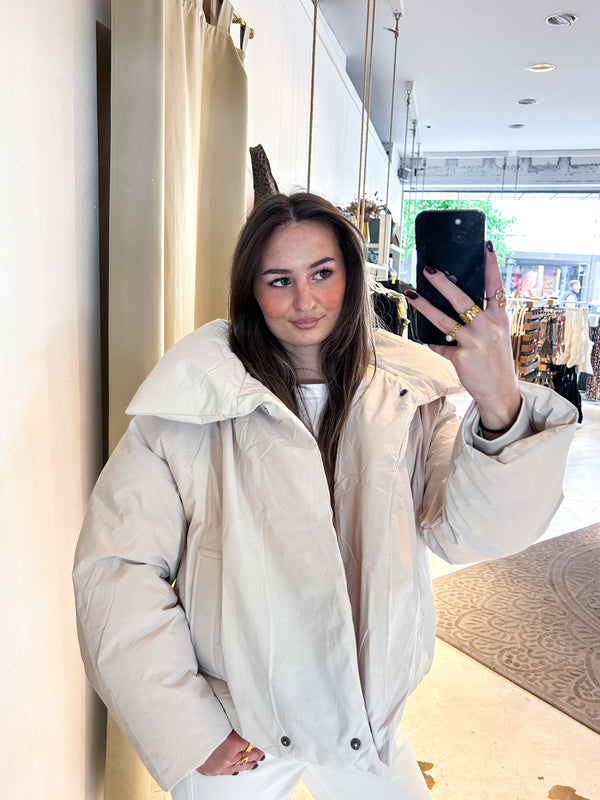 Kurze Winterjacke Beige