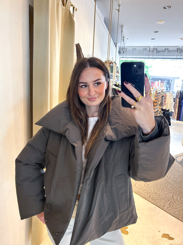 Kurze Winterjacke Braun