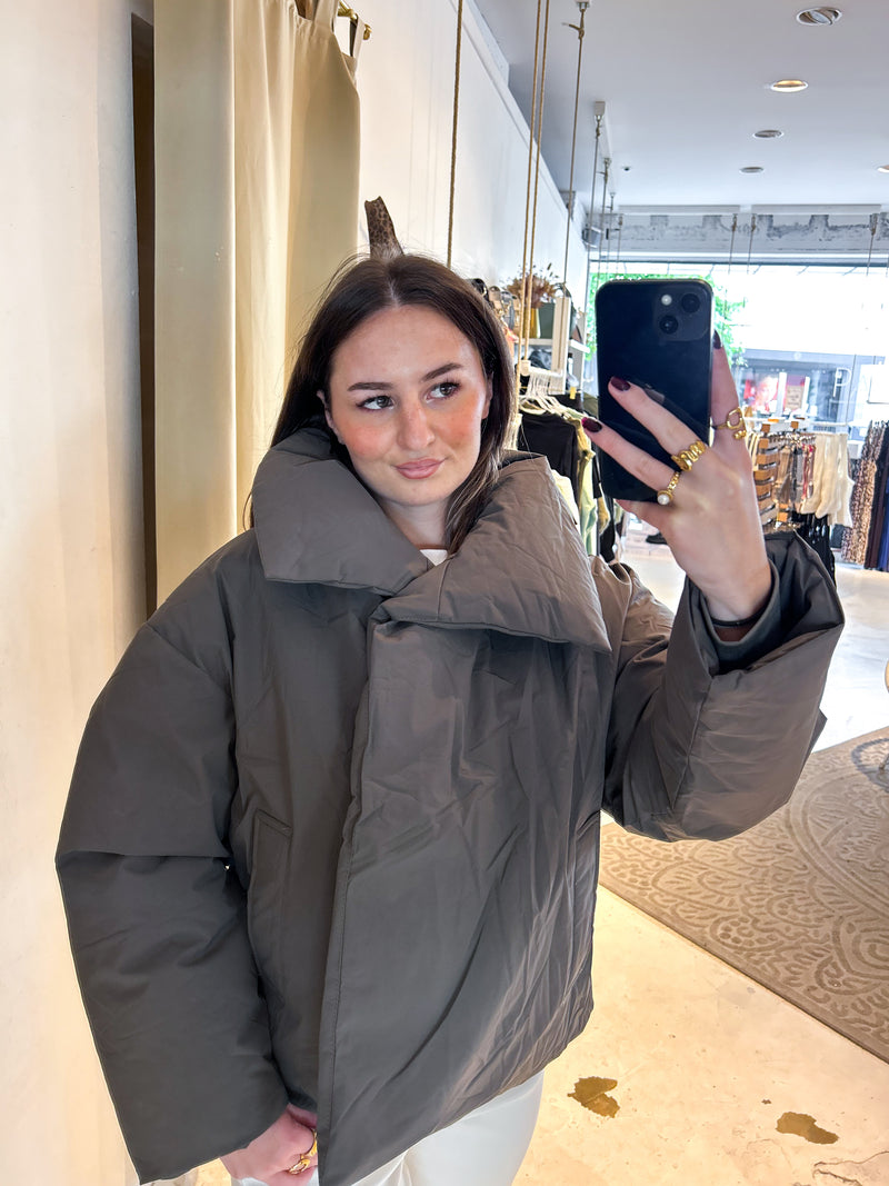 Kurze Winterjacke Braun