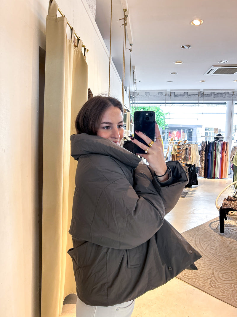 Kurze Winterjacke Braun