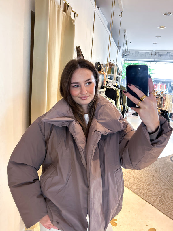 Kurze Winterjacke Taupe