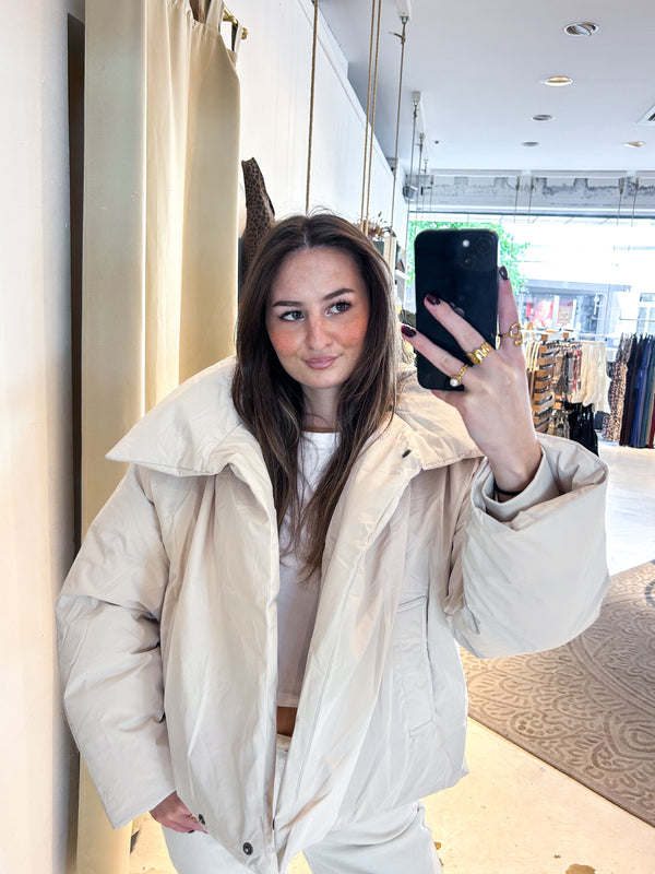 Kurze Winterjacke Beige