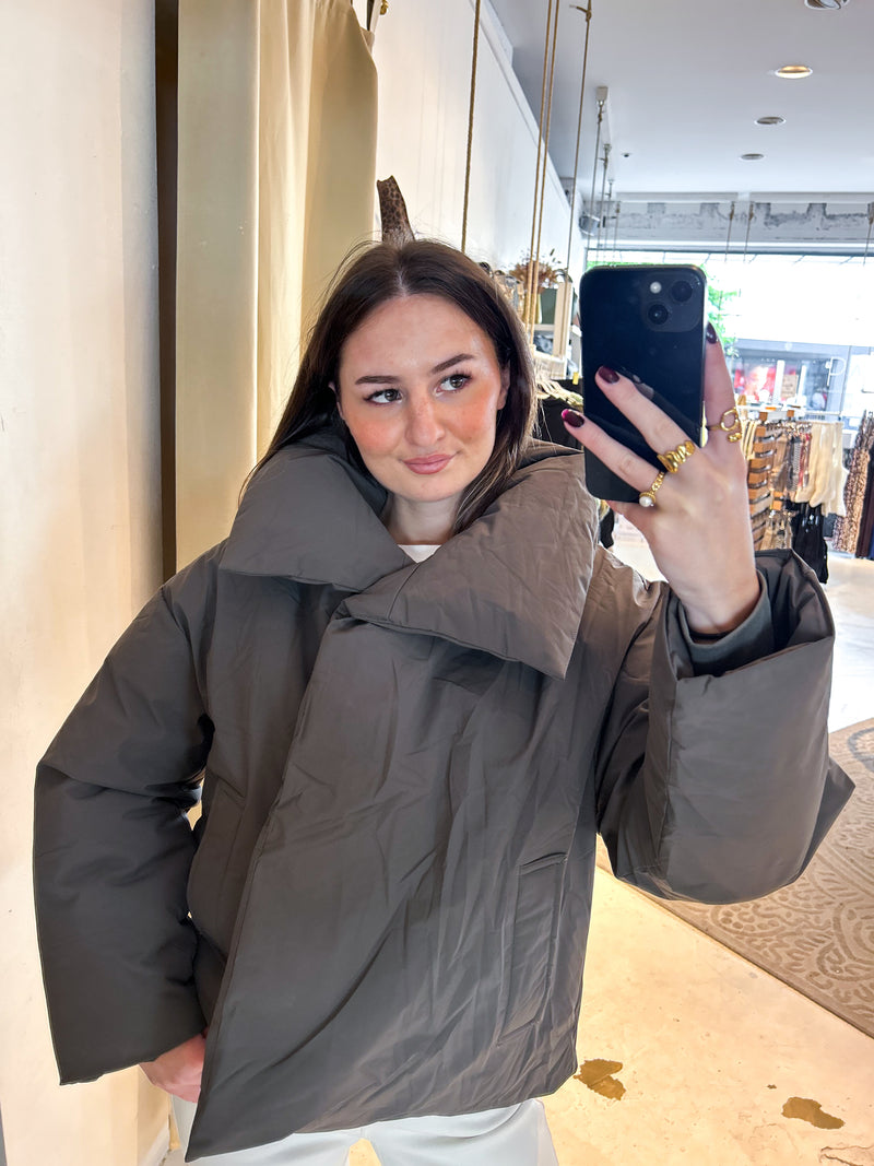 Kurze Winterjacke Braun
