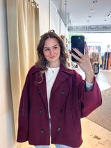 Kurzer Oversized Mantel Weinrot
