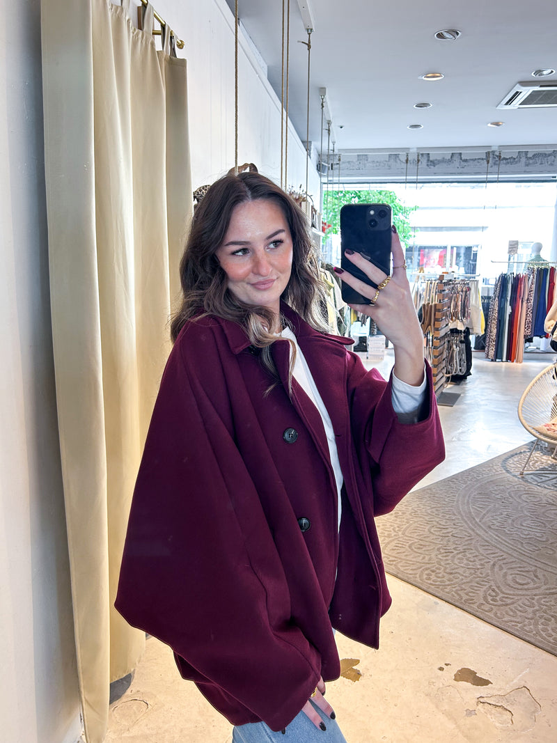 Kurzer Oversized Mantel Weinrot