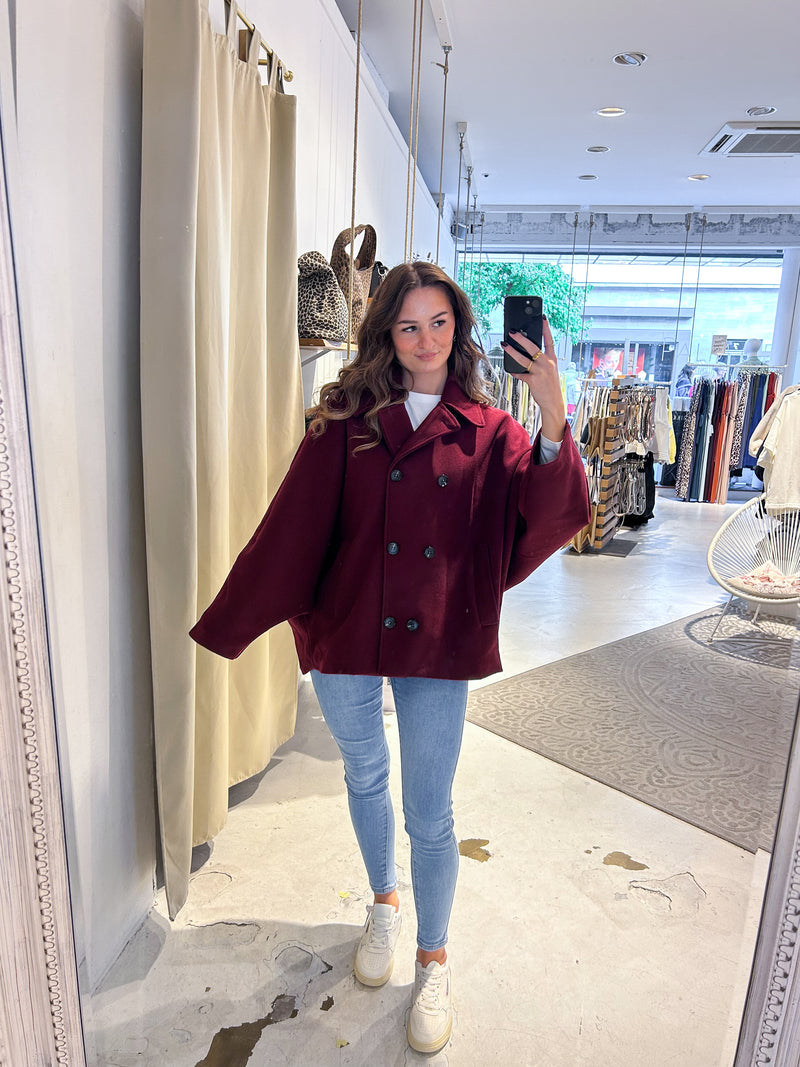 Kurzer Oversized Mantel Weinrot