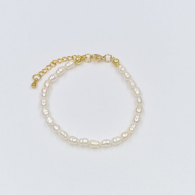 Beads By Brown Armband mit kleinen Süßwasserperlen Gold