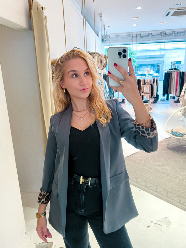 Oversized Blazer mit Leomuster Grau