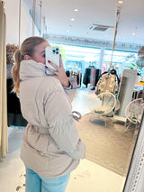 Kurze Puffer Winterjacke Beige