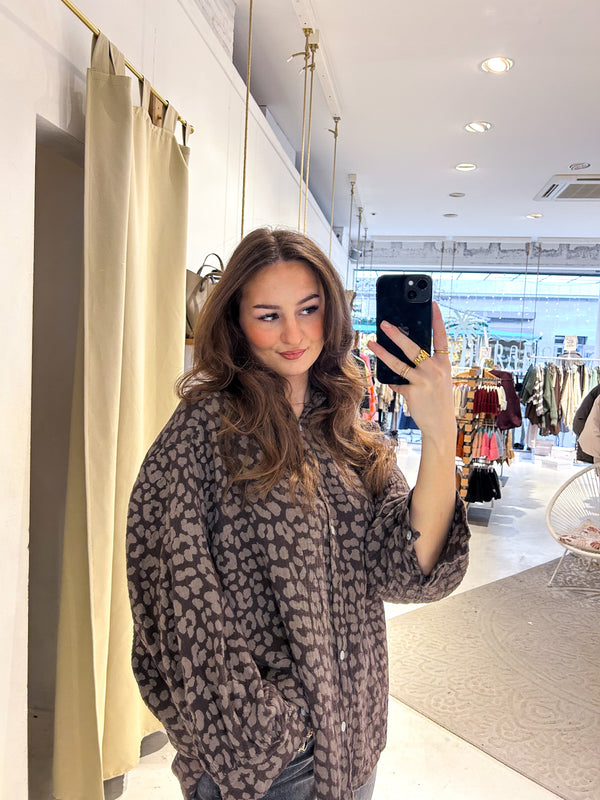 Kurze Waffle Bluse mit Leomuster Braun