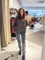 Kurze Waffle Bluse mit Leomuster Braun