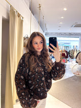 Strickpullover mit Leomuster Braun