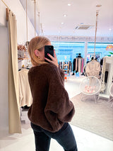 Kurze Oversized Strickjacke mit Schleifen Braun