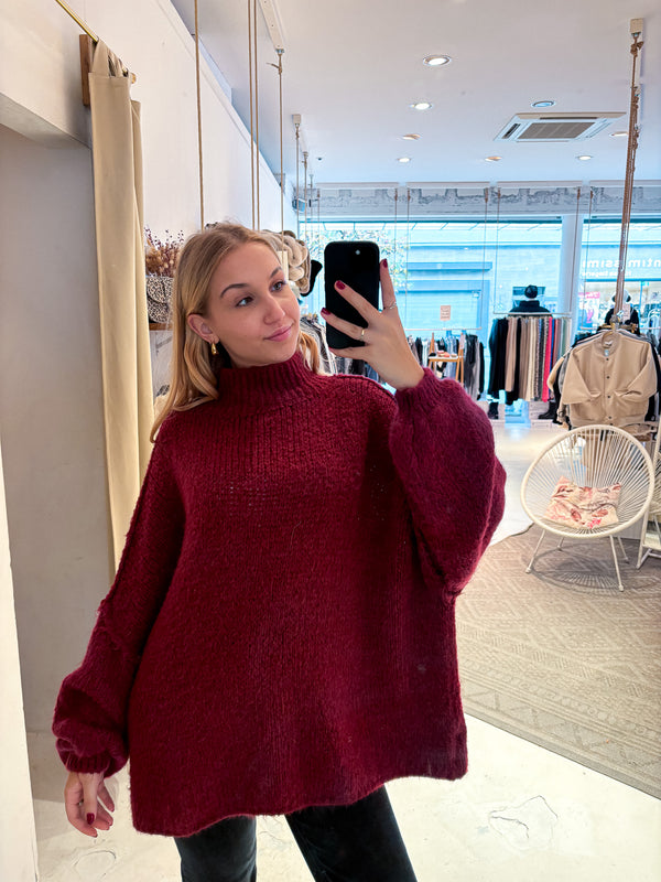 Oversized Strickpullover mit Stehkragen Weinrot