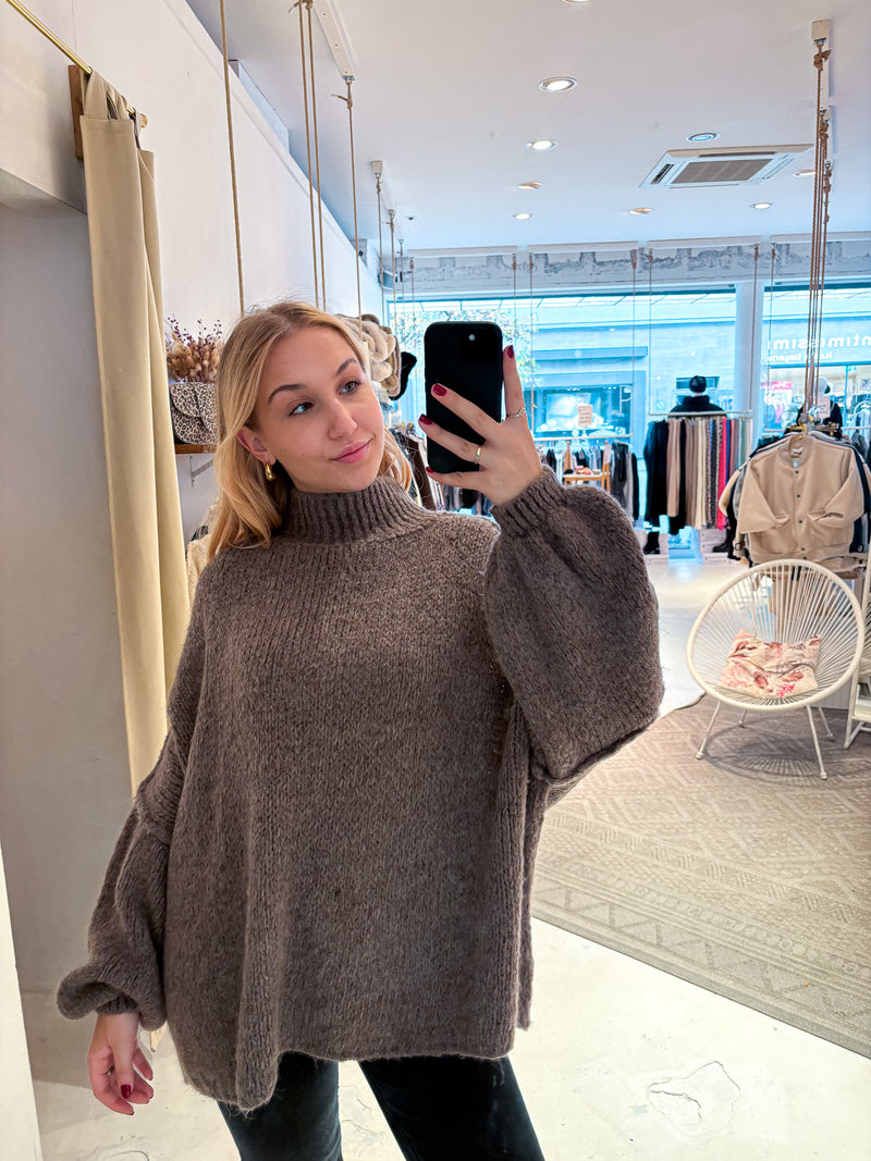 Oversized Strickpullover mit Stehkragen Braun