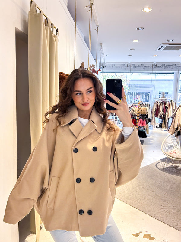 Kurzer Oversized Mantel Beige