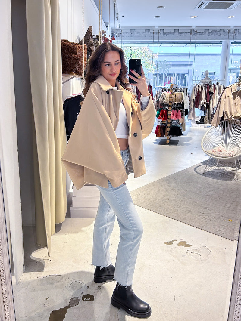 Kurzer Oversized Mantel Beige