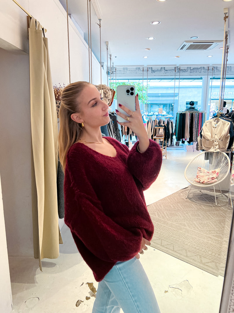 Oversized Strickpullover mit V-Ausschnitt Weinrot