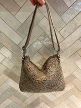 Teddy Schultertasche Taupe