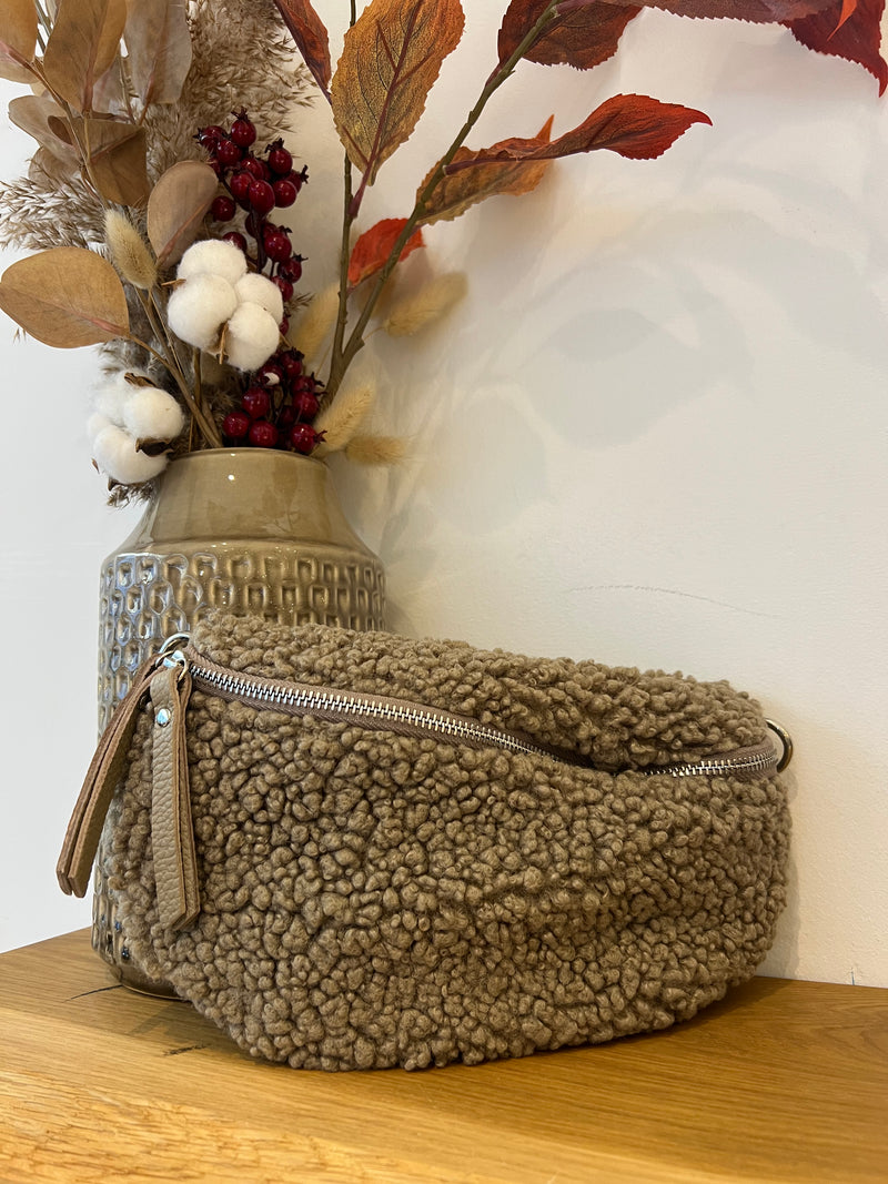 Teddy Crossbody Taupe