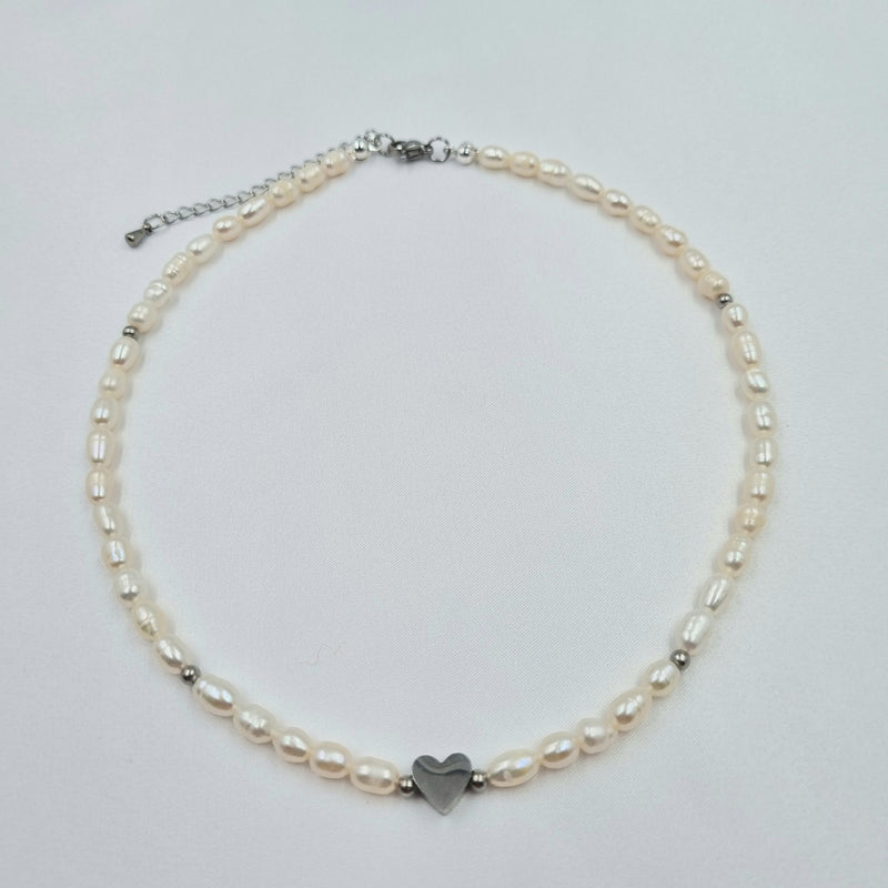 Beads By Brown Kette mit großen Süßwasserperlen und Herz Silber