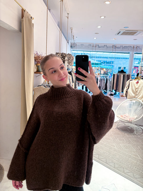 Oversized Strickpullover mit Stehkragen Braun