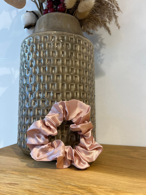Shiny Scrunchie Rose