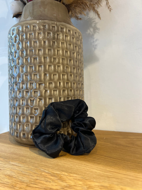 Shiny Scrunchie Schwarz