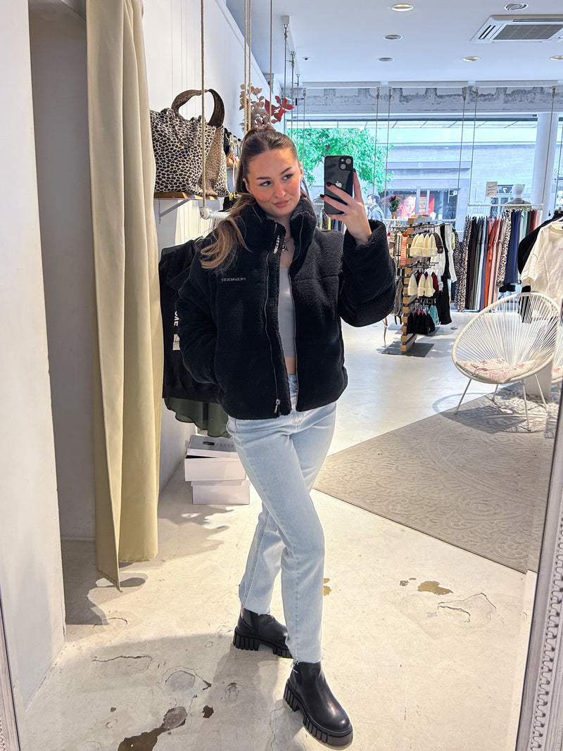 Georgia Teddy Puffer Jacket Schwarz