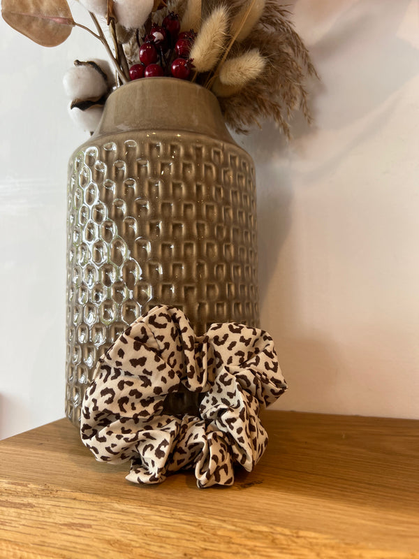 Scrunchie mit feinem Leomuster Beige