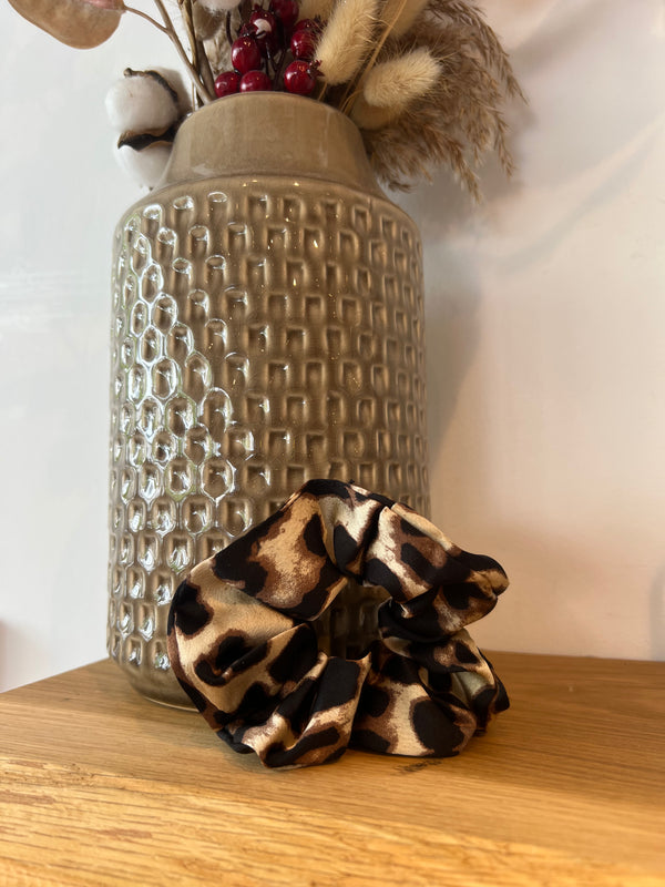 Scrunchie mit Leomuster Beige