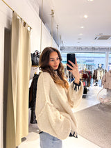 Oversized Strickpullover mit Stehkragen und farbigen Details Beige