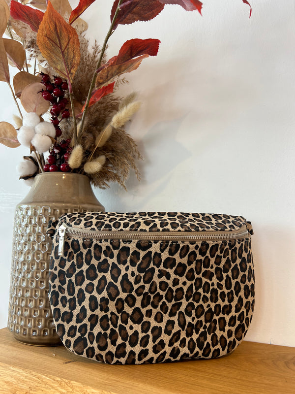 Velours Crossbody Bag mit Leomuster Beige