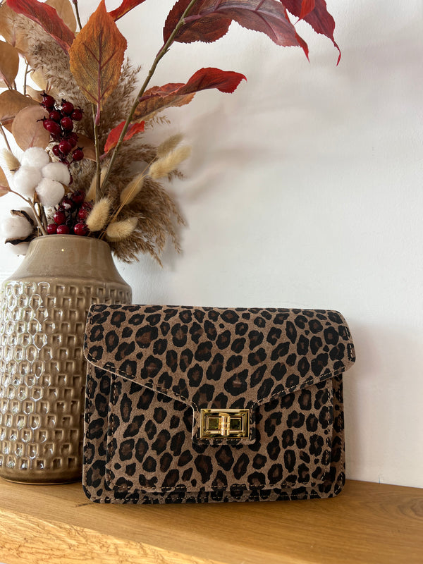 Eckige Tasche mit Leomuster Camel