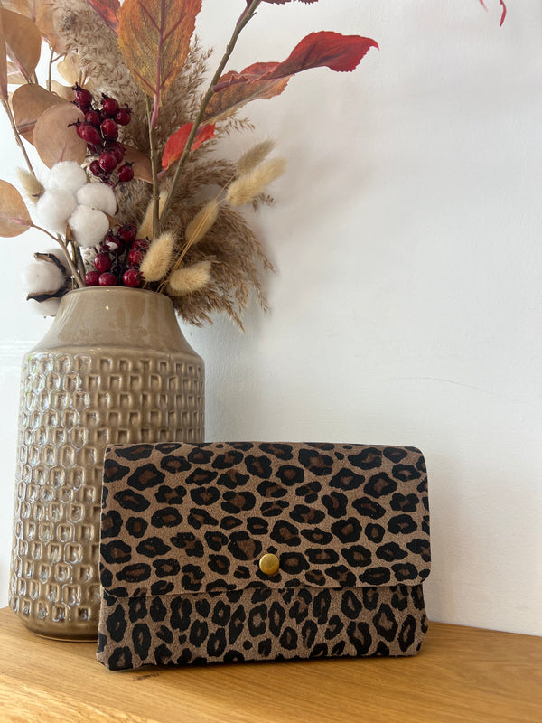 Clutch mit Leomuster Camel
