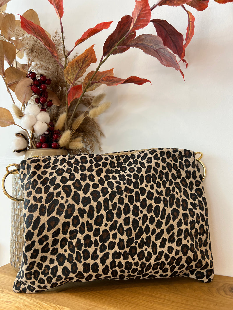 Eckige Schultertasche mit Leomuster Beige